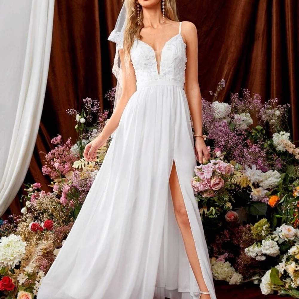 Belle Appliques Leaf Embroidery Chiffon Wedding Dress